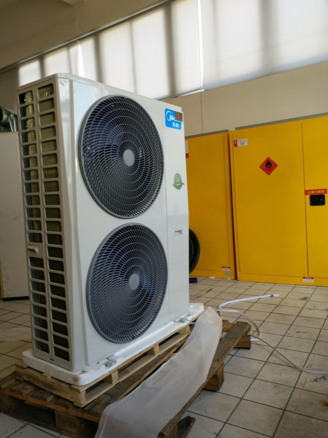 Why the external unit of the cabinet air conditioner does not work? Why the external unit of the cabinet air conditioner does not work?